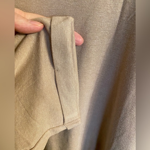 Beautiful long sleeve NWT Cotton Bleu tee, color is Mocha Combo, size 2X - Picture 6 of 16